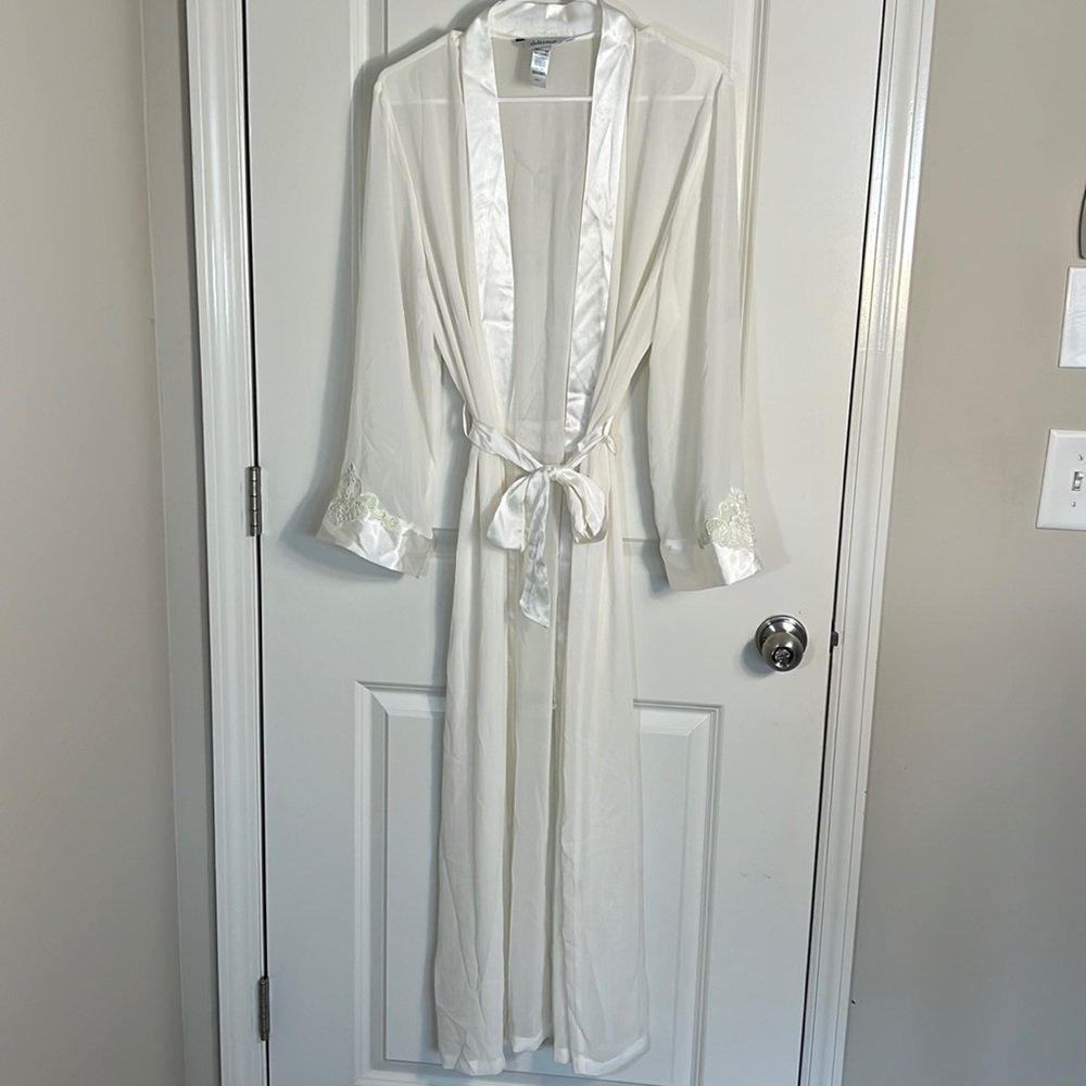 Robe with floral details